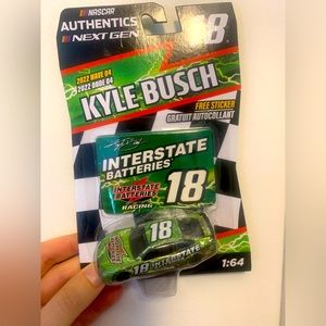 Kyle Busch 18 NASCAR 1/64 2022 die cast